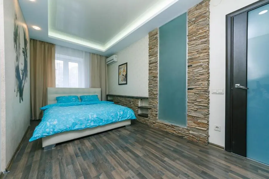 Контакты Hotrent Deluxe Arena City